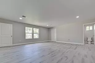 5838 Reed Rd, Houston, TX 77033 - Photo 6