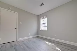 5838 Reed Rd, Houston, TX 77033 - Photo 16