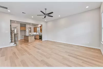 2519 S Houston Avenue, Pearland, TX 77581 - Photo 12