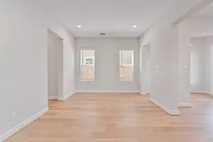 2519 S Houston Ave, Pearland, TX 77581 - Photo 10