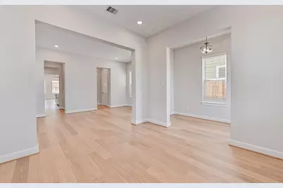 2519 S Houston Avenue, Pearland, TX 77581 - Photo 8