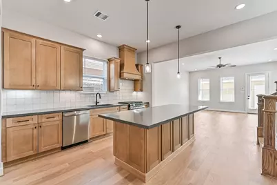 2519 S Houston Avenue, Pearland, TX 77581 - Photo 16