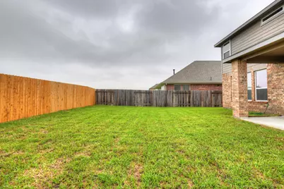 9517 Yellow Rose Drive, Texas City, TX 77591 - Photo 4