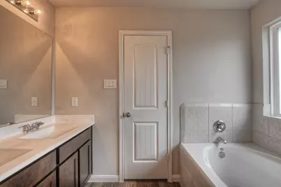 9517 Yellow Rose Drive, Texas City, TX 77591 - Photo 10