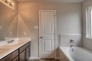 9517 Yellow Rose Dr, Texas City, TX 77591 - Photo 10