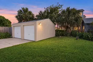 3613 83rd St, Galveston, TX 77554 - Photo 32