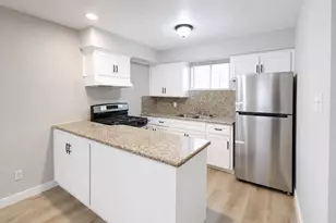 2819 Berry St, Houston, TX 77004 - Photo 2