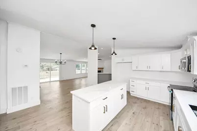 11735 E Old Oak Trail, Willis, TX 77378 - Photo 6