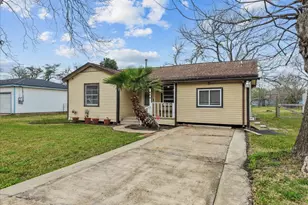 909 Tarpey Rd, Texas City, TX 77591 - Photo 2