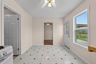 909 Tarpey Rd, Texas City, TX 77591 - Photo 12