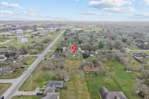 909 Tarpey Rd, Texas City, TX 77591 - Photo 4