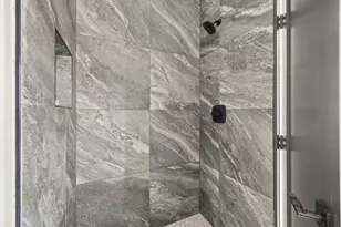 7818 Hanfro Ln, Houston, TX 77088 - Photo 12