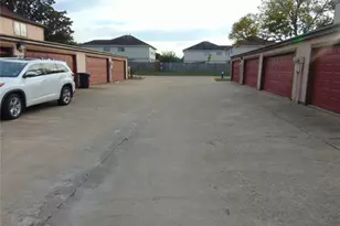 12300 Brookglade Circle, Houston, TX 77099 - Photo 4