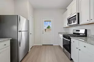 2530 Green Jasper Dr, Iowa Colony, TX 77583 - Photo 4