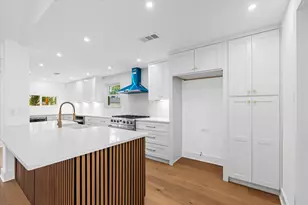 10730 Wickersham Ln, Houston, TX 77042 - Photo 18