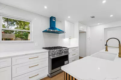 10730 Wickersham Lane, Houston, TX 77042 - Photo 16