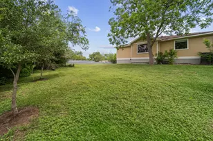 202 Sweed St, Brenham, TX 77833 - Photo 26