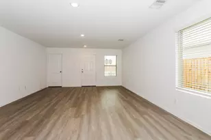 423 Jewett Meadow Dr, Magnolia, TX 77354 - Photo 2