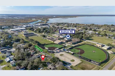 800 Stowell Street, Anahuac, TX 77514 - Photo 6