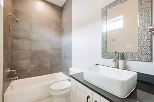 711 W Clay St, Houston, TX 77019 - Photo 44