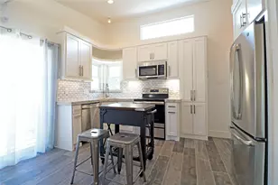2310 McDuffie St, Houston, TX 77019 - Photo 4