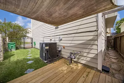 1821 Lewis Street, Houston, TX 77009 - Photo 6