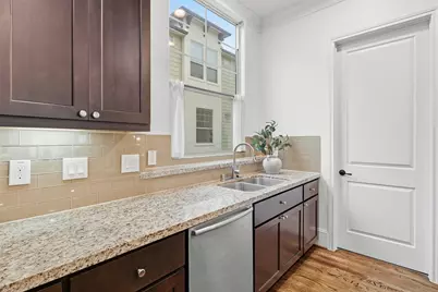 2411 Beall Street, Houston, TX 77008 - Photo 16