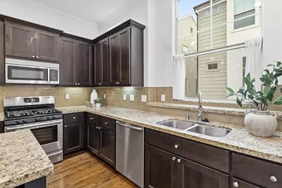 2411 Beall Street, Houston, TX 77008 - Photo 18