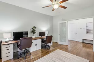 2411 Beall St, Houston, TX 77008 - Photo 12