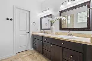 2411 Beall St, Houston, TX 77008 - Photo 4