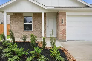 2327 Still Bend Ln, League City, TX 77573 - Photo 2