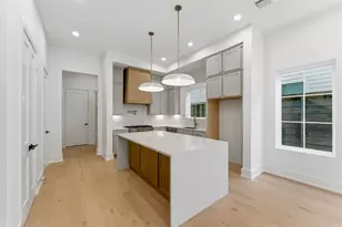 815A Lawrence St, Houston, TX 77007 - Photo 8