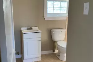 301 Travis St, Baytown, TX 77520 - Photo 34