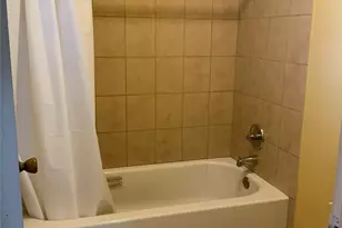 301 Travis St, Baytown, TX 77520 - Photo 26