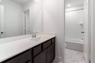 2405 Seaglass Ter Dr, Katy, TX 77493 - Photo 2