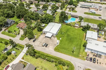 16737 Sprawling Oaks Drive, Conroe, TX 77385 - Photo 2