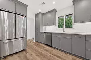 10819 Oasis Dr, Houston, TX 77096 - Photo 14