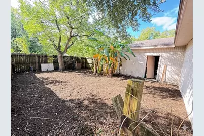 101 17th Avenue N, Texas City, TX 77590 - Photo 2