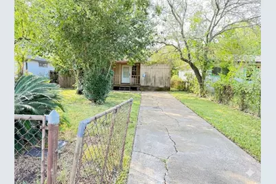 101 17th Avenue N, Texas City, TX 77590 - Photo 1