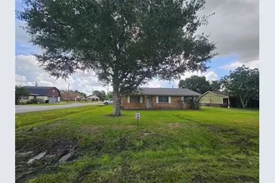 120 Ronald Avenue, Bay City, TX 77414 - Photo 2