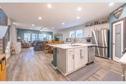 452 Lampasas Trail, Dayton, TX 77535 - Photo 8