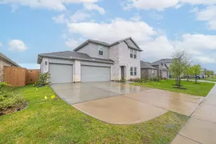 452 Lampasas Trl, Dayton, TX 77535 - Photo 2