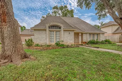 934 Goldfinch Avenue, Sugar Land, TX 77478 - Photo 2