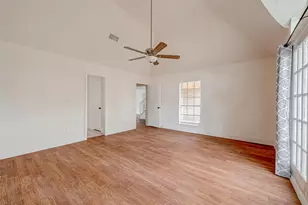 934 Goldfinch Ave, Sugar Land, TX 77478 - Photo 8