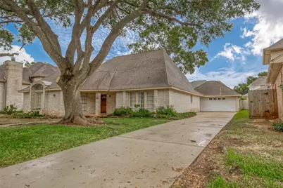 934 Goldfinch Avenue, Sugar Land, TX 77478 - Photo 4