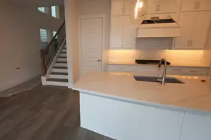 16018 Hayes Pk Dr, Houston, TX 77079 - Photo 8