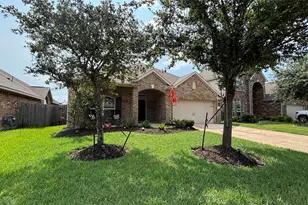 9810 Shimmering Lakes Dr, Rosharon, TX 77583 - Photo 2