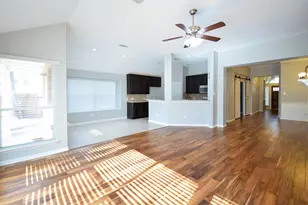 31 Rolling Ridge Ct, Conroe, TX 77385 - Photo 2