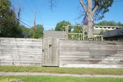 611 W 12th Street, Houston, TX 77008 - Photo 4