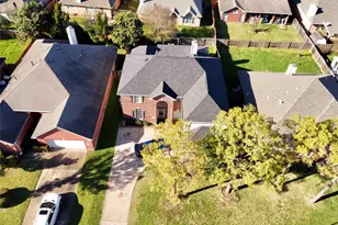 14802 Belterraza Dr, Houston, TX 77083 - Photo 2